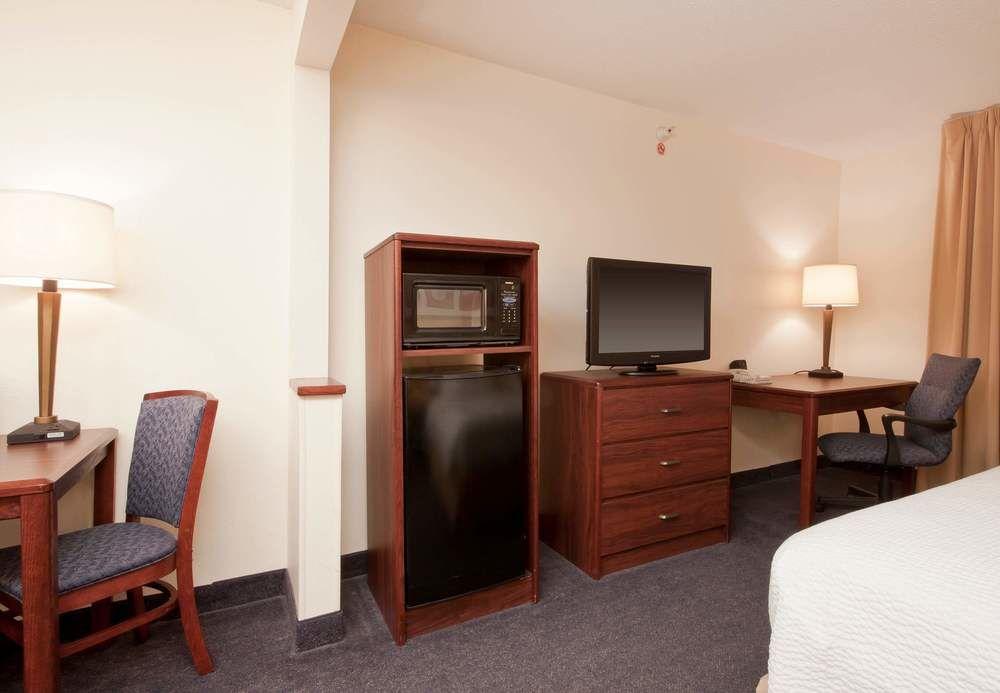 Comfort Inn & Suites Liverpool-Syracuse Экстерьер фото